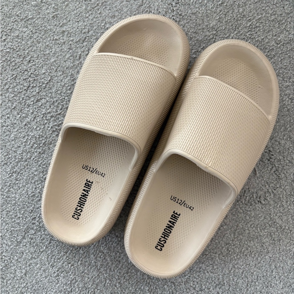 Cushionaire Women's Tan Slide Sandals Size 12